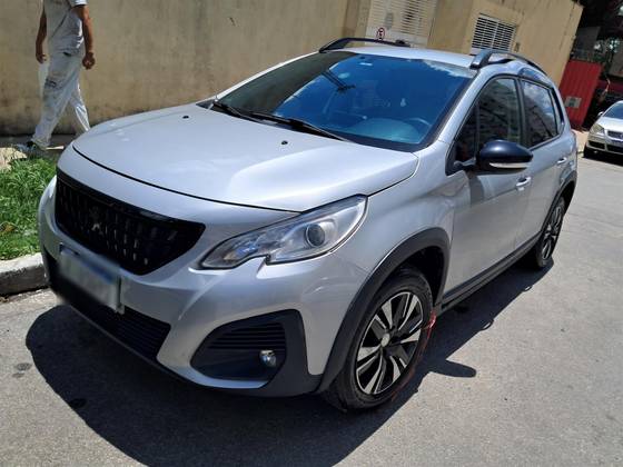 PEUGEOT 2008 1.6 16V FLEX ALLURE 4P AUTOMÁTICO PEUGEOT 2008 1.6 16V FLEX ALLURE 4P AUTOMÁTICO